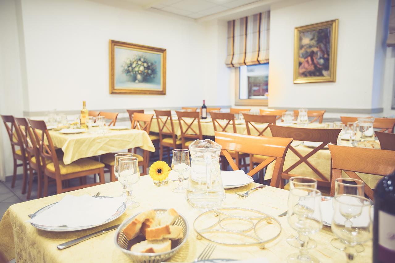 Hotel Notre Dame De France Lourdes Luaran gambar